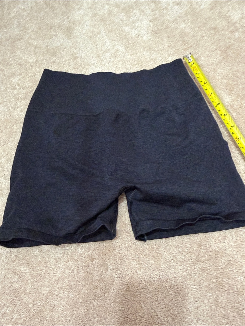 Alphalete Black High-Waist Scrunch Shorts size L - Picture 3 of 5